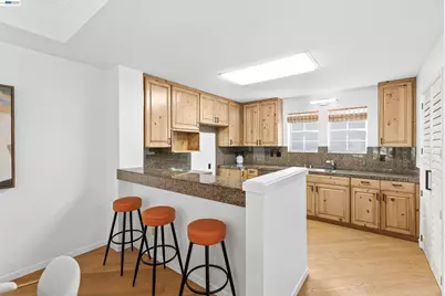4636 Redwood Rd, Oakland, CA 94619 - Photo 6