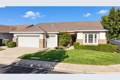 1587 Regent Dr, Brentwood, CA 94513 - Photo 2