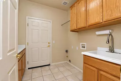 1587 Regent Dr, Brentwood, CA 94513 - Photo 18