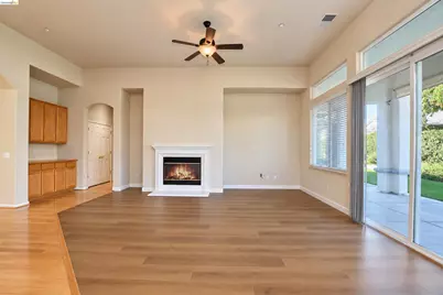 1587 Regent Dr, Brentwood, CA 94513 - Photo 10