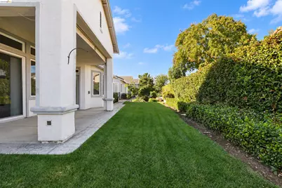 1587 Regent Dr, Brentwood, CA 94513 - Photo 30