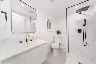 250 San Antonio Ct, San Jose, CA 95116 - Photo 24