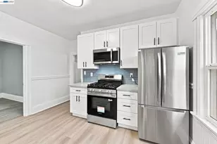 1725 38th Ave, Oakland, CA 94601 - Photo 24