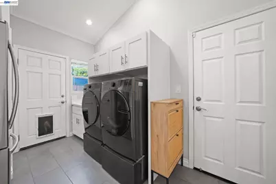 1949 Hollis Ct, Concord, CA 94518 - Photo 22