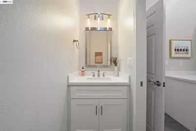 1949 Hollis Ct, Concord, CA 94518 - Photo 24