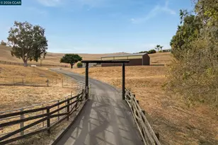 7450 Johnston Rd, Danville, CA 94506 - Photo 2