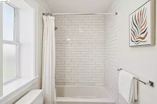 683 Brockhurst St, Oakland, CA 94609 - Photo 28