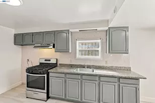2207 13th Ave, Oakland, CA 94606 - Photo 16