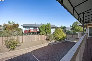 3247 Round Hill Dr, Hayward, CA 94542 - Photo 20