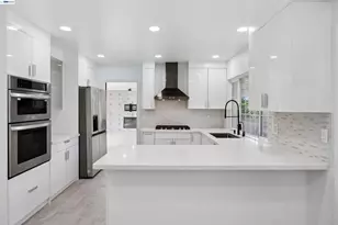 3247 Round Hill Dr, Hayward, CA 94542 - Photo 14