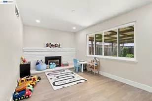 25531 Scripps St, Hayward, CA 94545 - Photo 8