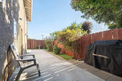 8957 Lawlor St, Oakland, CA 94605 - Photo 36