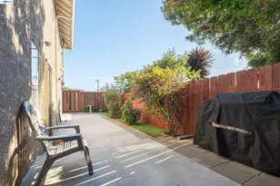 8957 Lawlor St, Oakland, CA 94605 - Photo 36
