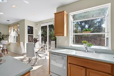 716 Raineer Ct, San Leandro, CA 94577 - Photo 20