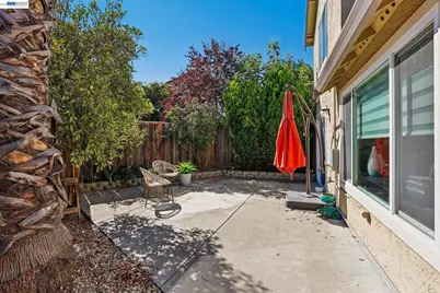 2129 Delucchi Dr, Pleasanton, CA 94588 - Photo 28