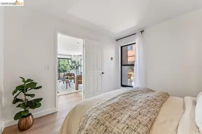 322 Hanover Ave #212, Oakland, CA 94606 - Photo 32