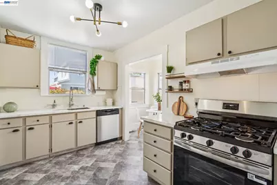 110 California Ave, San Leandro, CA 94577 - Photo 14