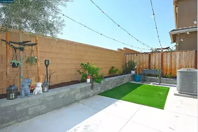 1860 Italia Way, Tracy, CA 95377 - Photo 32