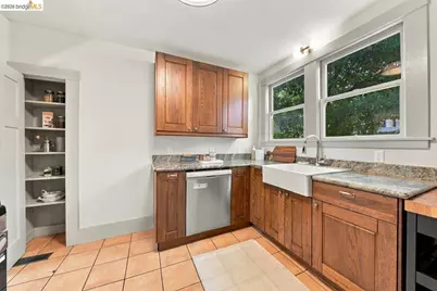 2705 Walker St, Berkeley, CA 94705 - Photo 24