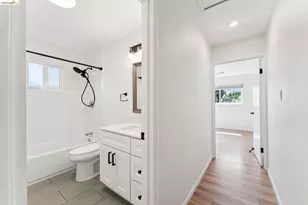 1300 Evergreen Dr, Concord, CA 94520 - Photo 34