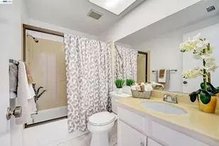 14407 Seagate Dr, San Leandro, CA 94577 - Photo 18