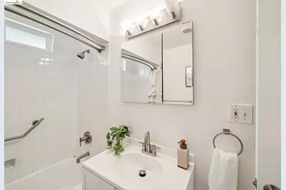7201 Gladys Avenue, El Cerrito, CA 94530 - Photo 32