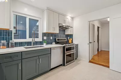 189 Fairlawn Dr, Berkeley, CA 94708 - Photo 14