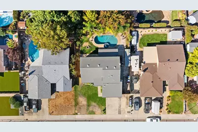 9852 Vista Grande Way, Elk Grove, CA 95624 - Photo 38