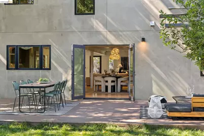 2413 Browning St, Berkeley, CA 94702 - Photo 48