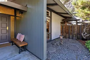 81 Elysian Fields Dr, Oakland, CA 94605 - Photo 44