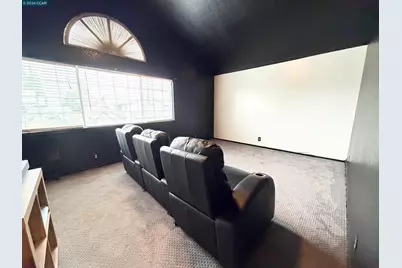 8800 Crusheen Way, Sacramento, CA 95828 - Photo 28