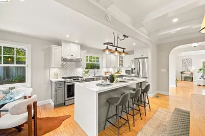 5056 Fairfax Ave, Oakland, CA 94601 - Photo 14