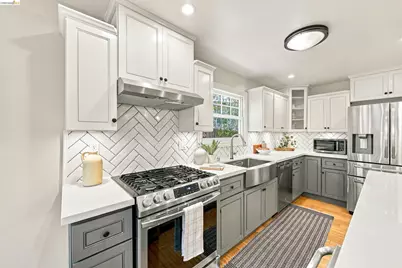 5056 Fairfax Ave, Oakland, CA 94601 - Photo 16