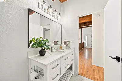 6064 Colton Blvd, Oakland, CA 94611 - Photo 30