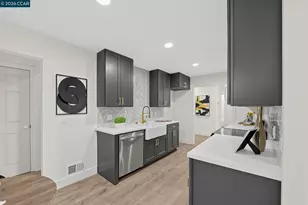 9421 Castlewood St, Oakland, CA 94605 - Photo 4