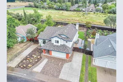 196 Bittercreek Dr, Folsom, CA 95630 - Photo 42