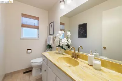 4756 Sequoyah Rd, Oakland, CA 94605 - Photo 12