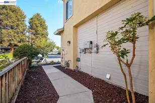 5008 Crandallwood Dr, Fremont, CA 94555 - Photo 4
