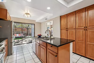 8 Avondale Lndg, Alameda, CA 94502 - Photo 18