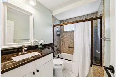 8 Avondale Lndg, Alameda, CA 94502 - Photo 26