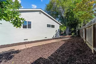 1408 Carmelita Ct, Concord, CA 94520 - Photo 28
