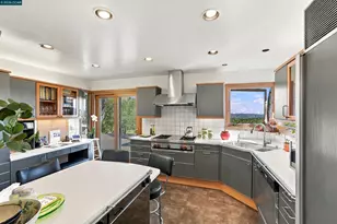 168 Crestview Dr, Orinda, CA 94563 - Photo 22