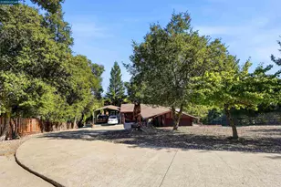 168 Crestview Dr, Orinda, CA 94563 - Photo 4
