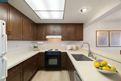 1348 Rockledge Ln #4, Walnut Creek, CA 94595 - Photo 6