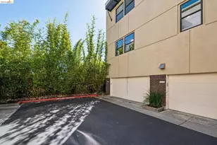 1123 66th St, Oakland, CA 94608 - Photo 44