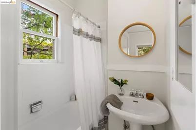 2747 Forest Ave, Berkeley, CA 94705 - Photo 22