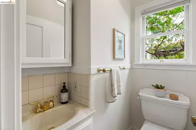 2747 Forest Ave, Berkeley, CA 94705 - Photo 20