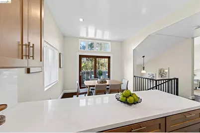 6193 Oakdale Ave, Oakland, CA 94605 - Photo 12