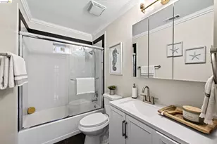 6193 Oakdale Ave, Oakland, CA 94605 - Photo 22