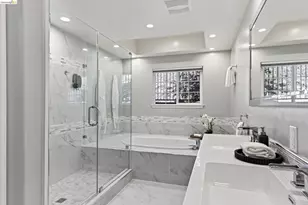 6700 Moore Dr, Oakland, CA 94611 - Photo 10